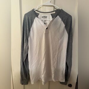 Urban pipeline men’s long sleeve shirt in white with gray sleeves. Size large